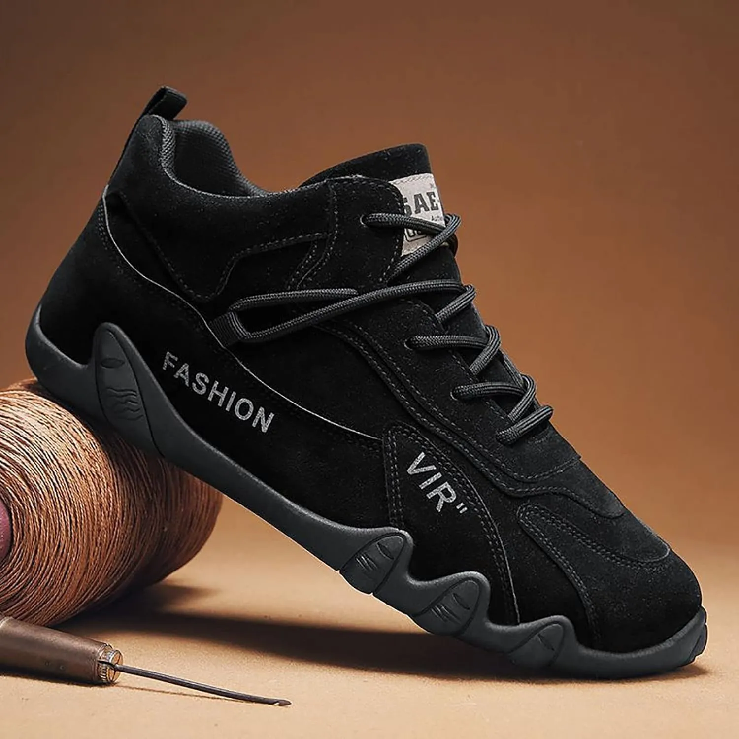 Sports Shoes for Men Popular Labor Work Shoes Wear High Top Board Casual Leisure Jungle Sneaker